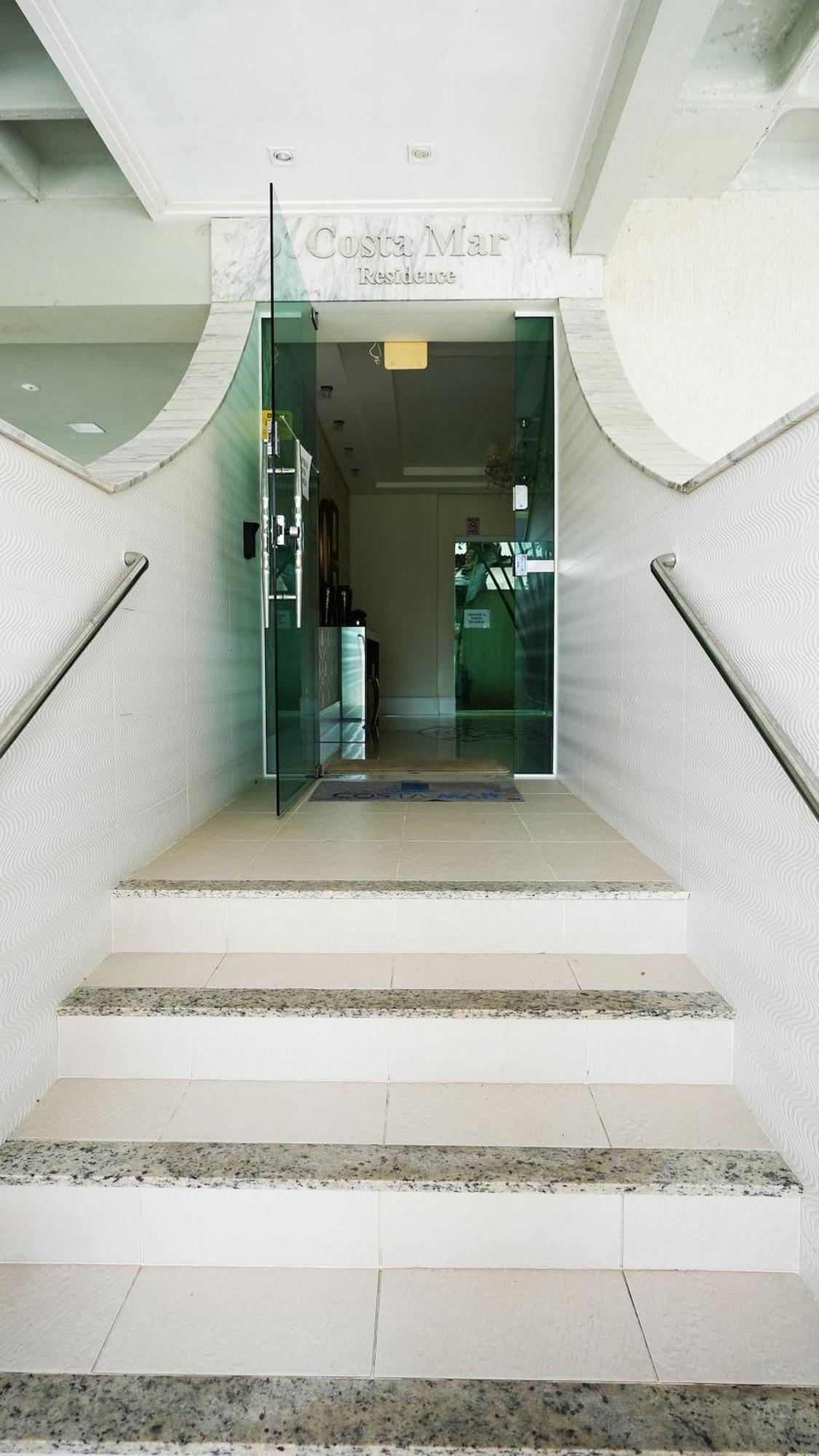 Edificio Costa Mar - Centro De Bombinhas Apartment Exterior photo